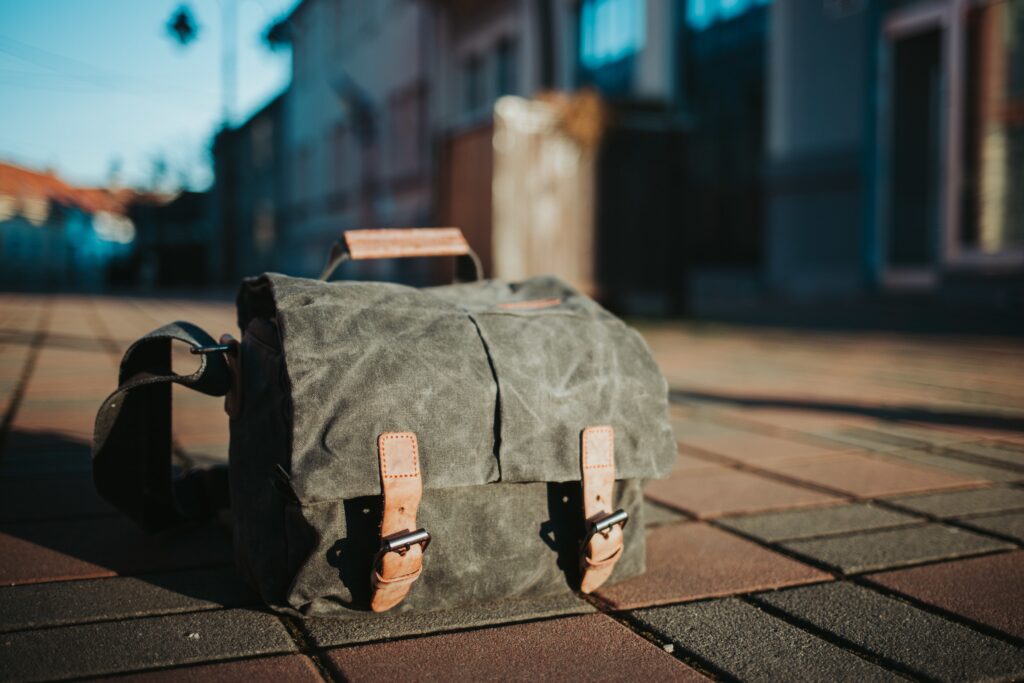 Mochila Abandonada - Foto: Freepik